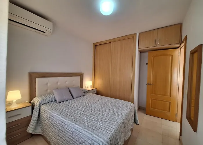 Luminoso Y Acogedor Junto A La Playa Torrecilla * Нерха